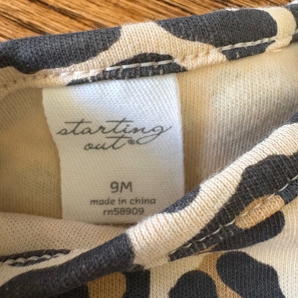 Starting Out NWT Baby Girl One‎ piece Leopard print Size 9M - Picture 3 of 4